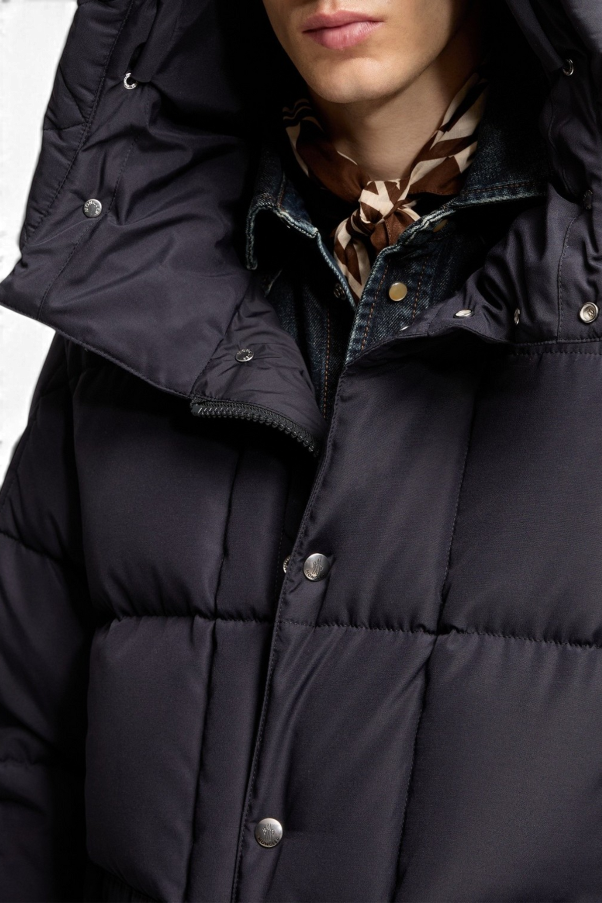 MONCLER Piumino lungo con cappuccio Sylmara