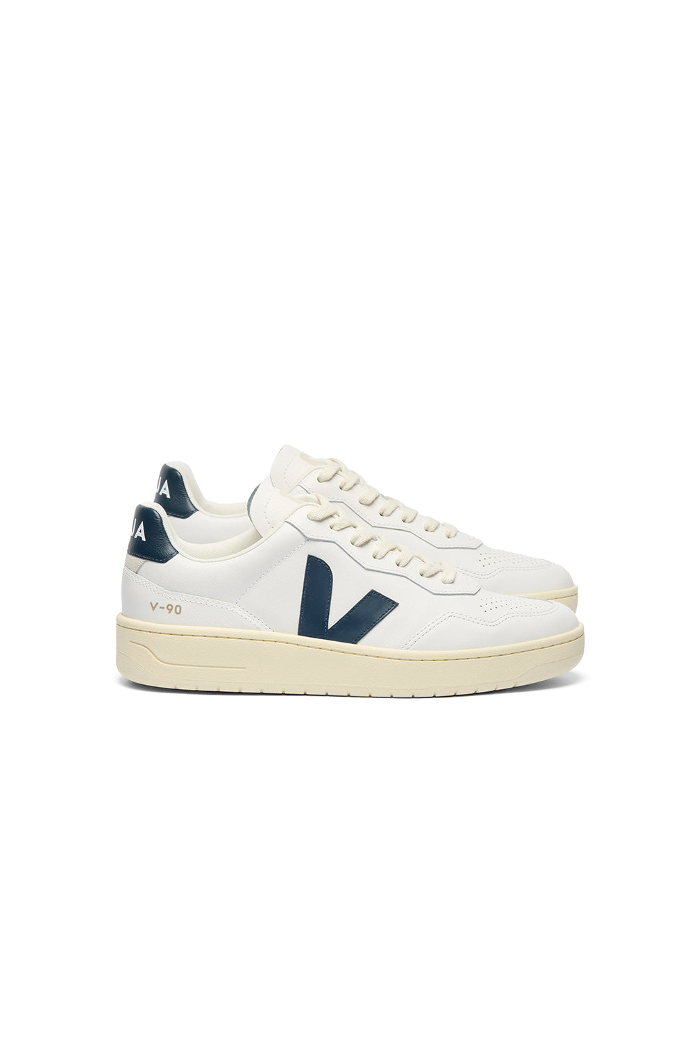 VEJA V-90 LEATHER WHITE NAUTICO