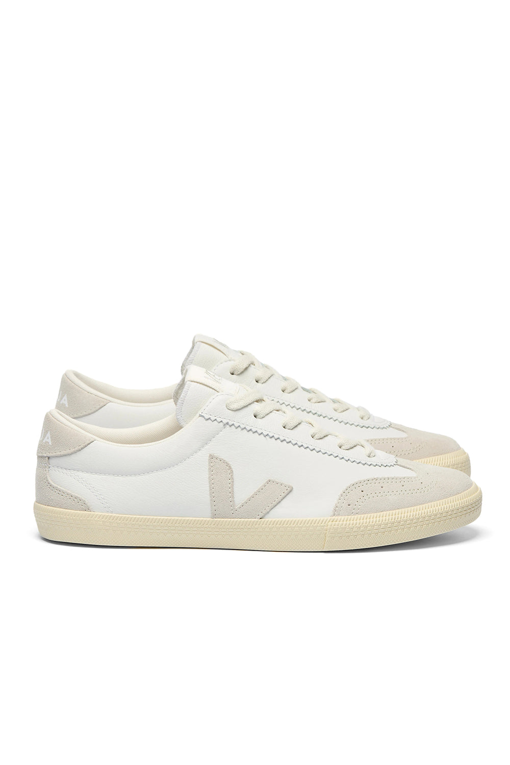 VEJA volley leather