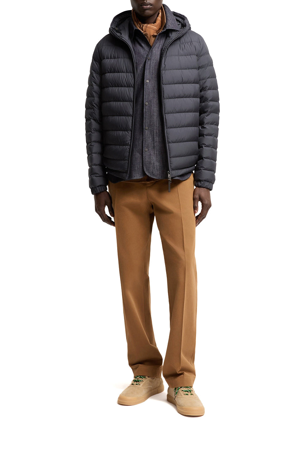 MONCLER Piumino corto Solienn con cappuccio