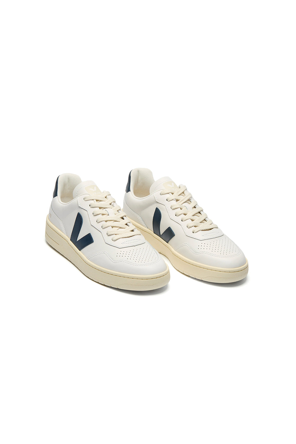 VEJA V-90 LEATHER WHITE NAUTICO
